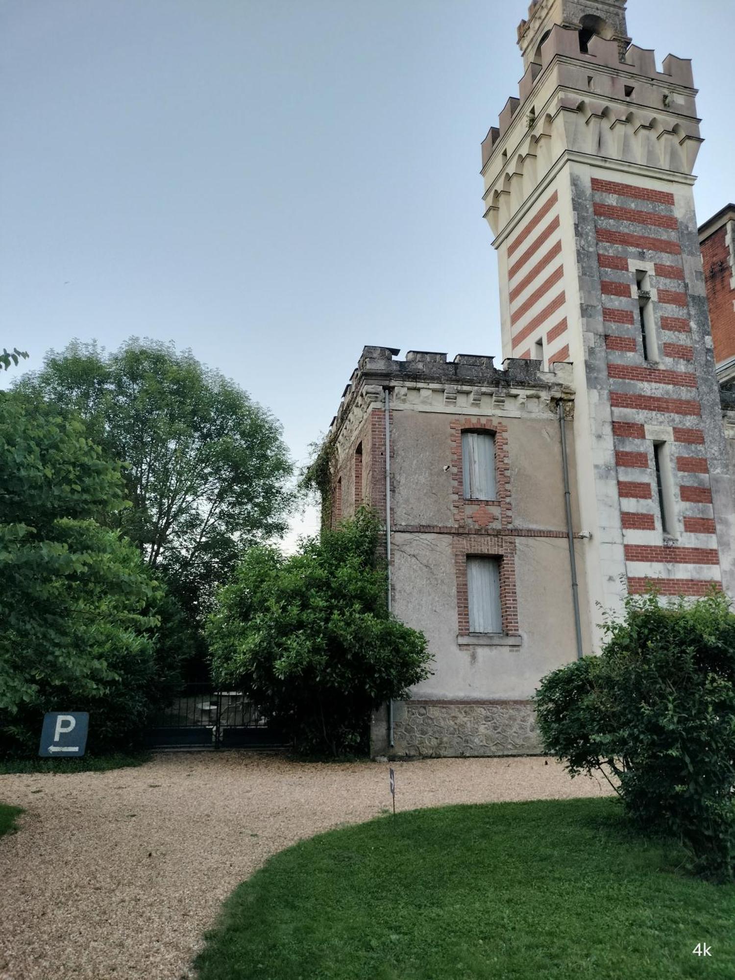 Ferienhaus La Tour Carree D'un Chateau